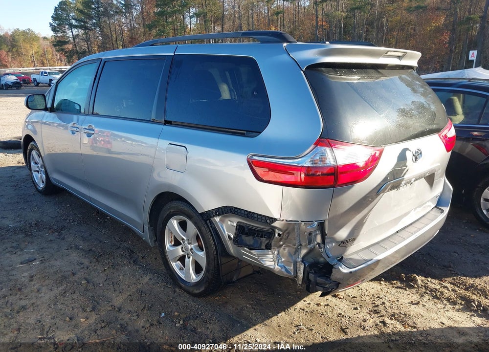 2017 TOYOTA SIENNA LE 8 PASSENGER VIN: 5TDKZ3DC7HS772606