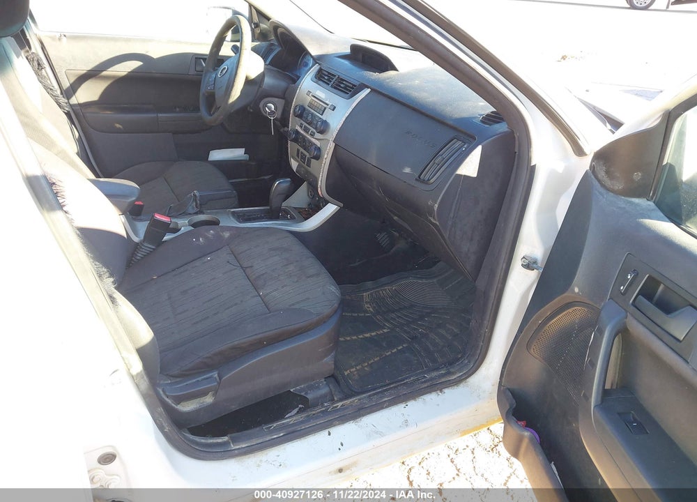 2011 FORD FOCUS SE VIN: 1FAHP3FN7BW117471
