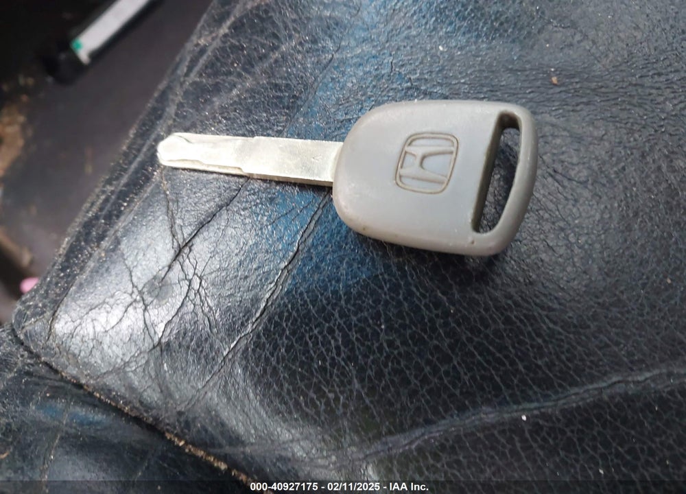 2005 HONDA ACCORD 3.0 EX VIN: 1HGCM82625A000649