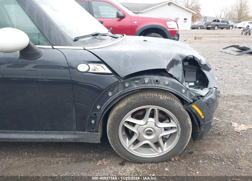 2008 MINI COOPER S VIN: WMWMF73568TT90917