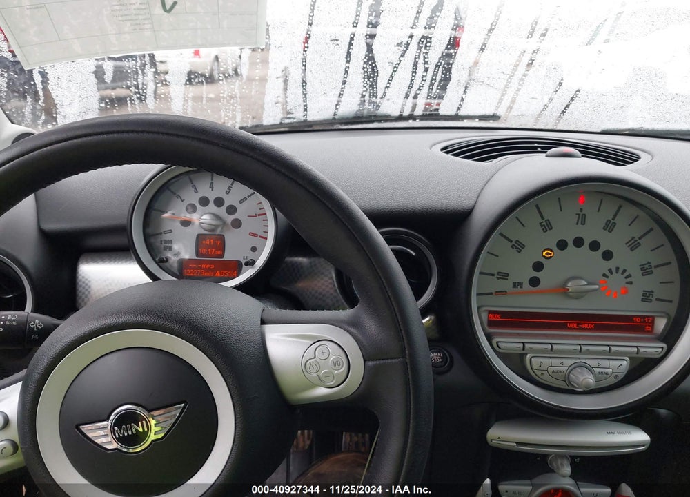 2008 MINI COOPER S VIN: WMWMF73568TT90917