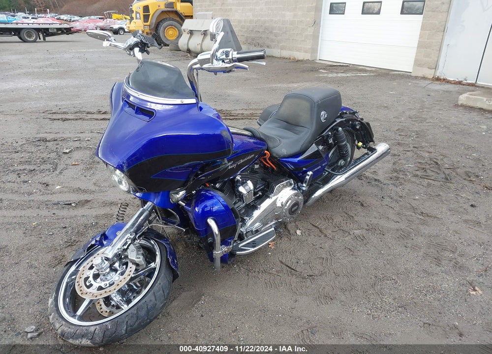 2017 HARLEY-DAVIDSON FLHXSE CVO STREET GLIDE VIN: 1HD1PXF18HB950047