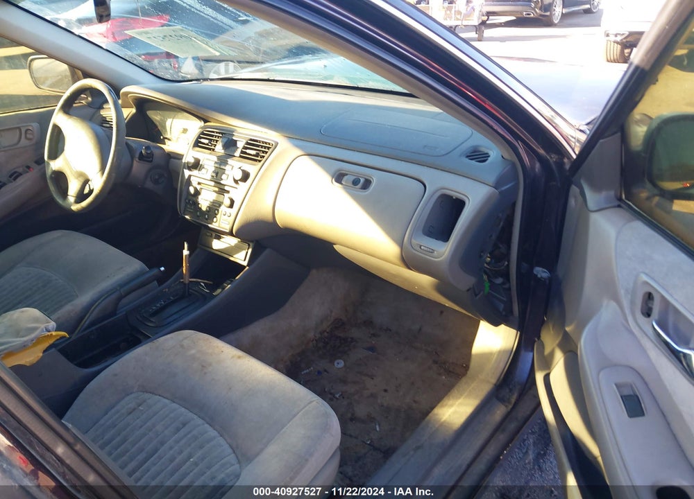 1998 HONDA ACCORD EX VIN: 1HGCG6678WA181319