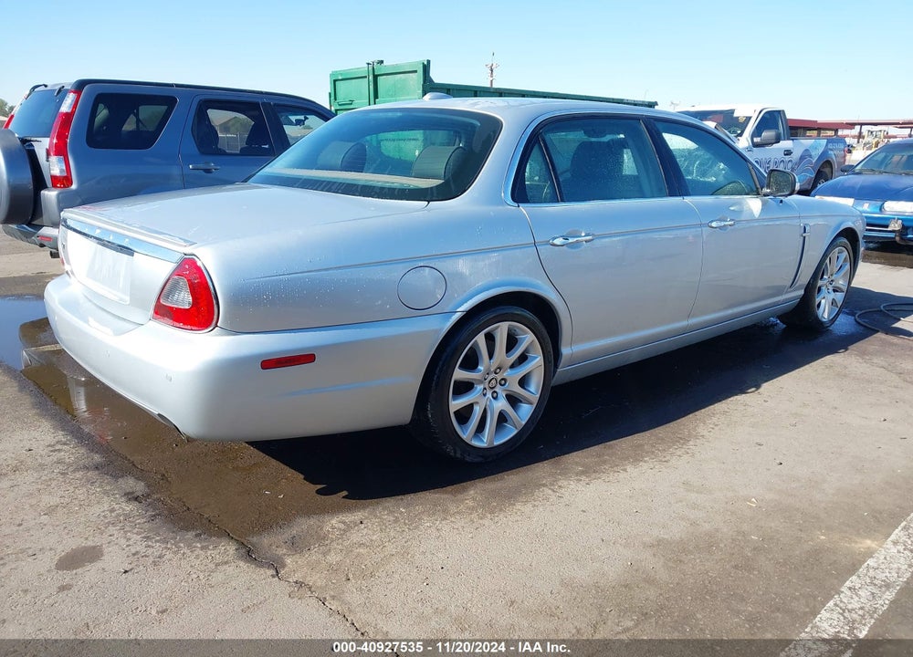 2008 JAGUAR XJ VIN: SAJWA79BX8SH29339