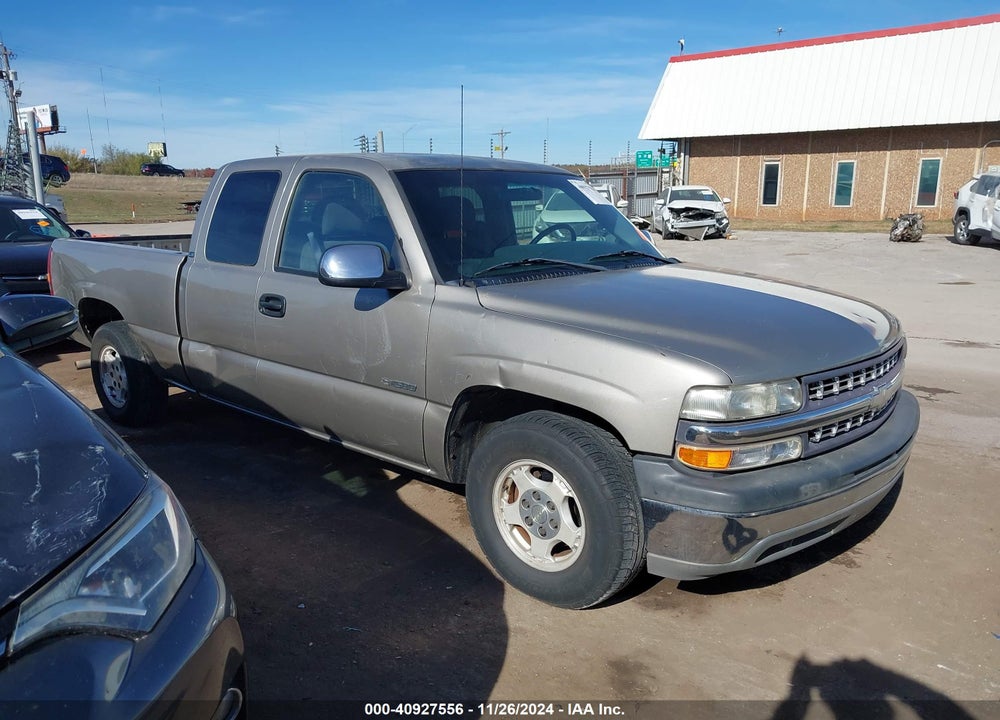 2002 CHEVROLET SILVERADO 1500 LS VIN: 2GCEC19T421140821