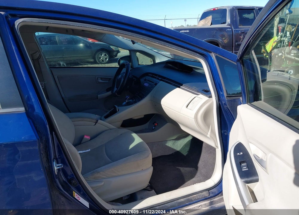 2011 TOYOTA PRIUS TWO VIN: JTDKN3DU3B1432863