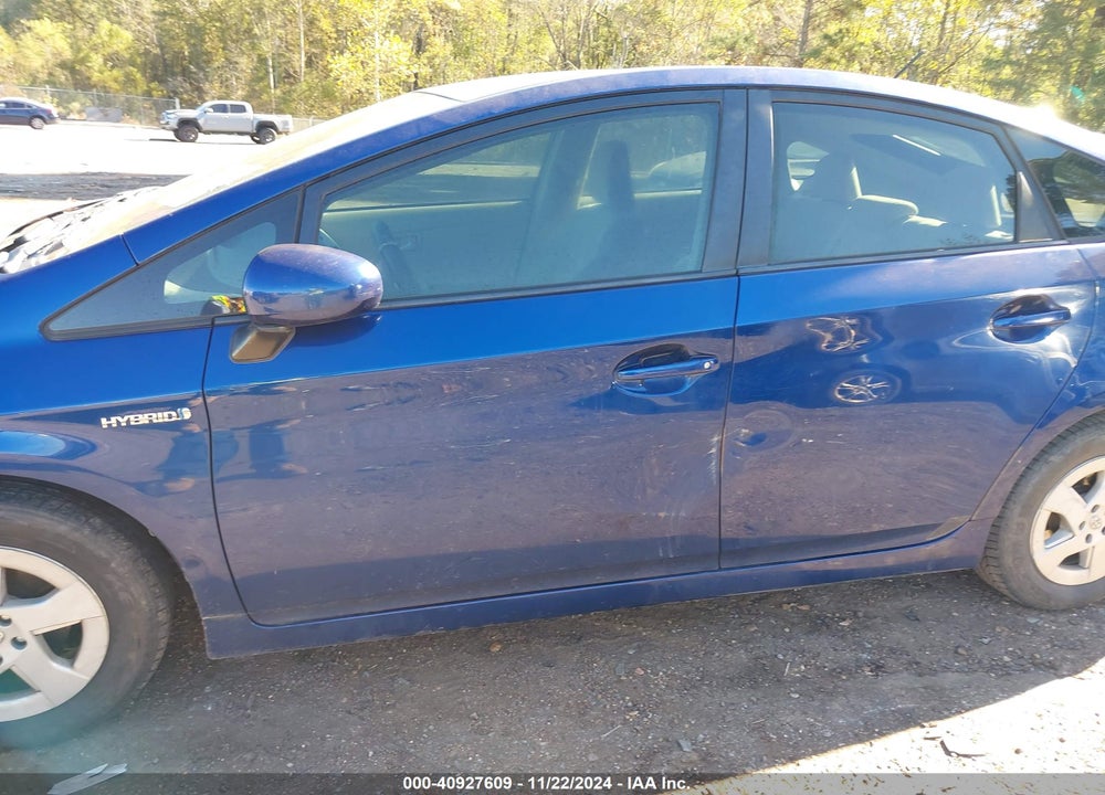 2011 TOYOTA PRIUS TWO VIN: JTDKN3DU3B1432863