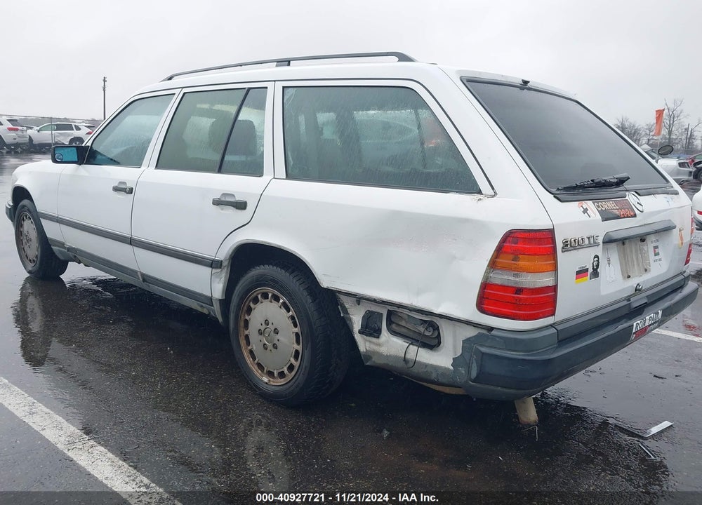 1988 MERCEDES-BENZ 300 TE VIN: WDBEA90D9JF066490