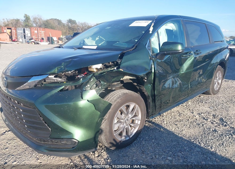 2024 TOYOTA SIENNA LE VIN: 5TDKSKFC4RS135833