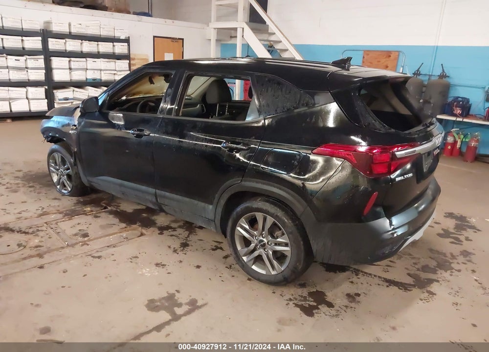 2022 KIA SELTOS LX VIN: KNDEPCAAXN7281832