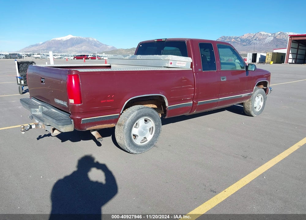 1998 CHEVROLET K1500 FLEETSIDE VIN: 1GCEK19R8WR157173