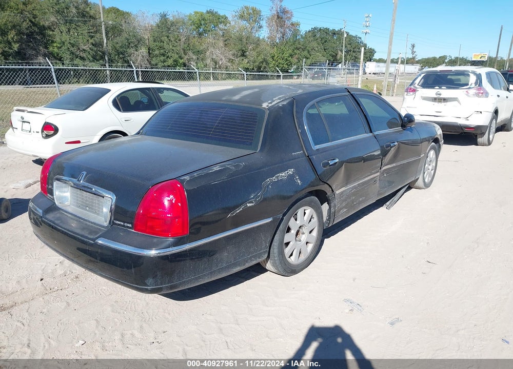 2005 LINCOLN TOWN CAR EXECUTIVE L VIN: 1LNHM84W55Y624532