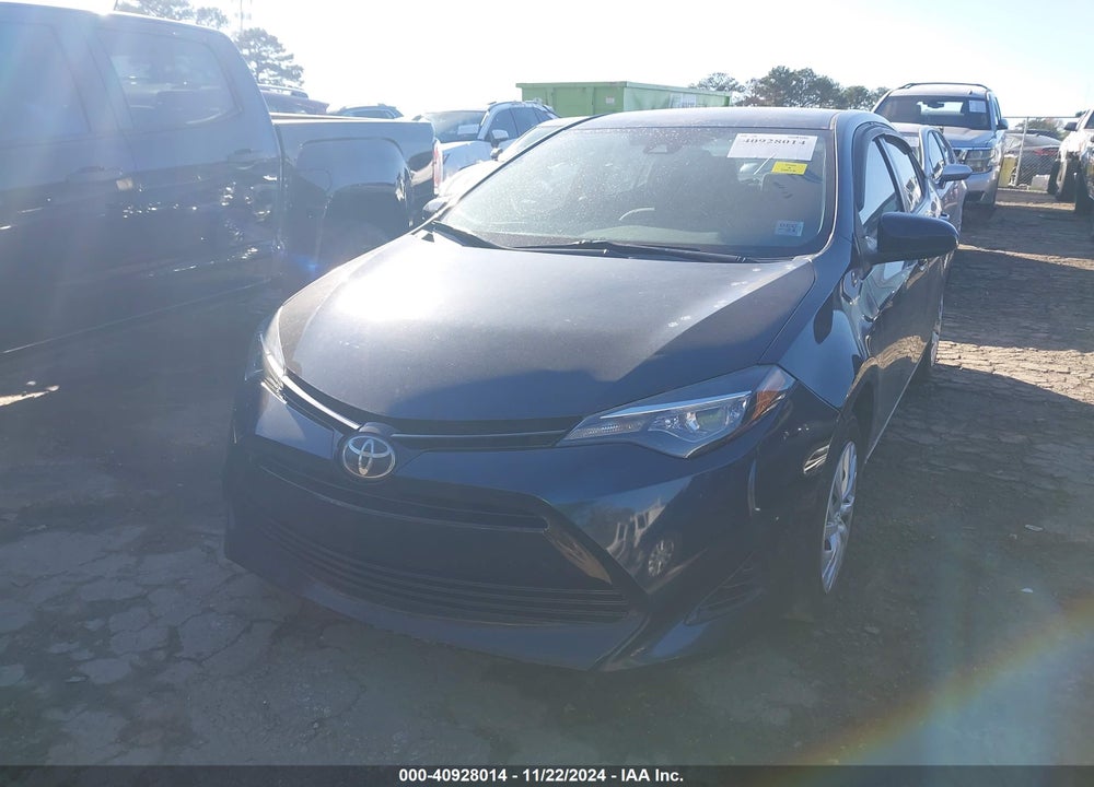 2018 TOYOTA COROLLA LE VIN: 5YFBURHE7JP759365