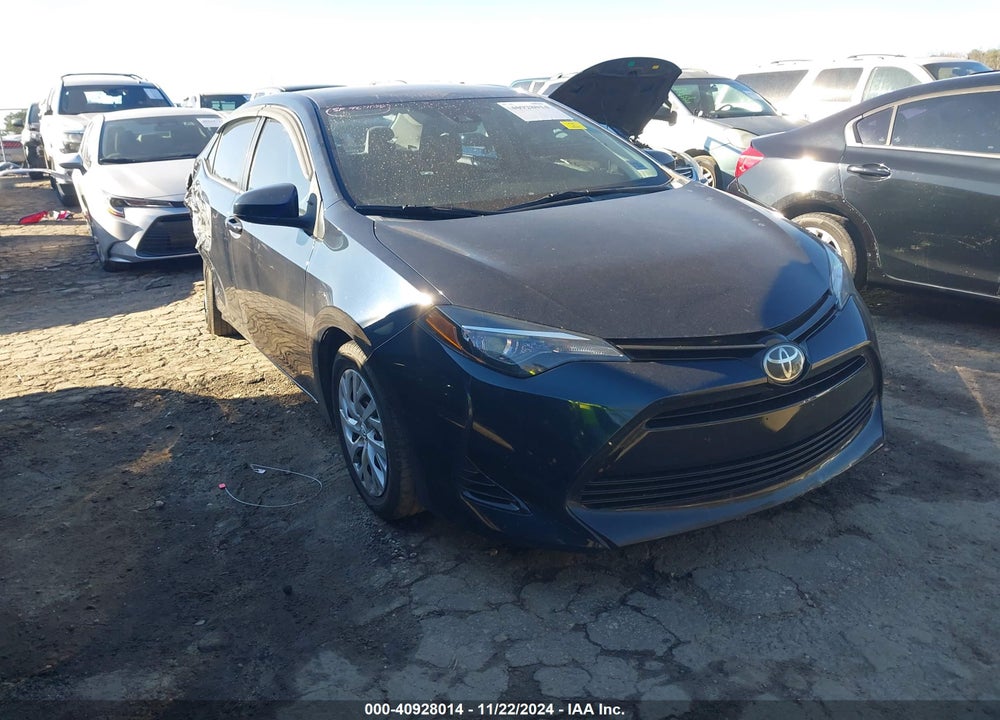 2018 TOYOTA COROLLA LE VIN: 5YFBURHE7JP759365