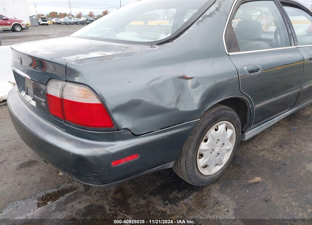 1997 HONDA ACCORD LX VIN: 1HGCD5637VA265601