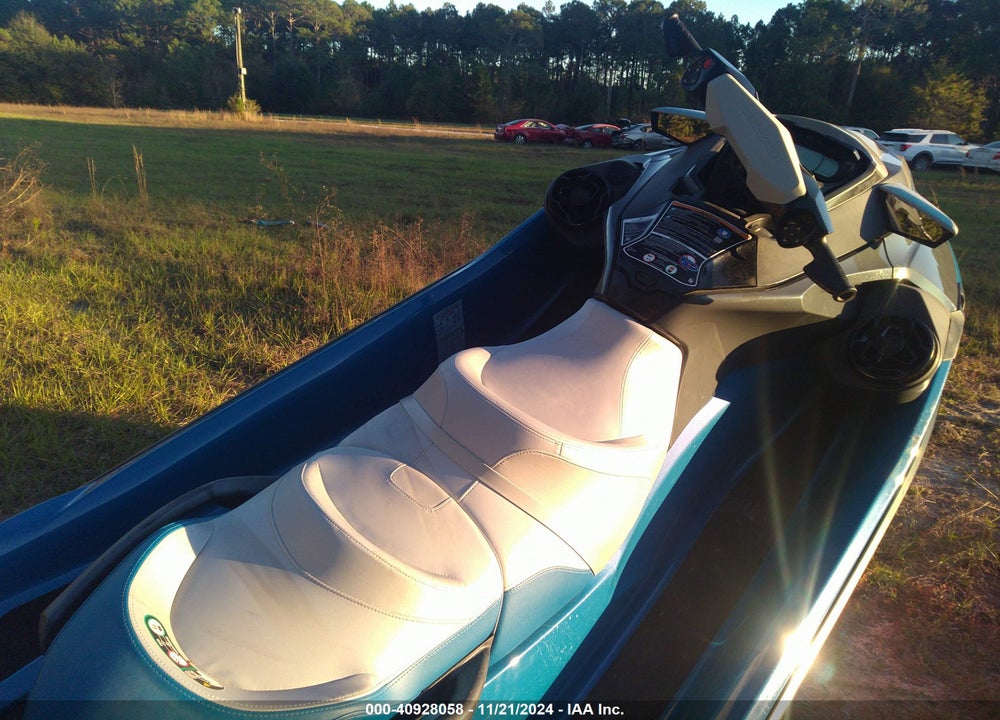 2020 SEADOO PERSONAL WATERCRAFT VIN: YDV12824I920