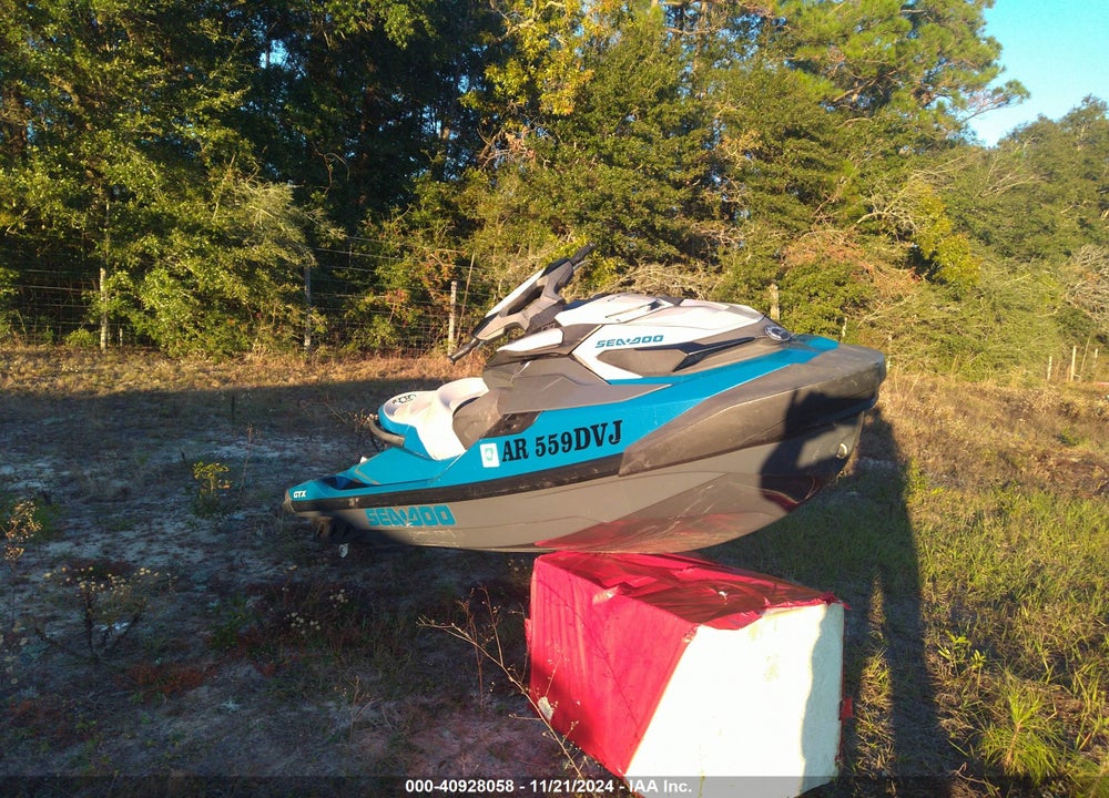 2020 SEADOO PERSONAL WATERCRAFT VIN: YDV12824I920