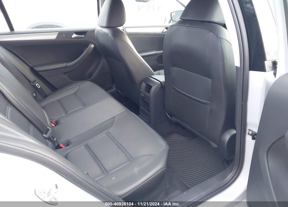 2017 VOLKSWAGEN JETTA 1.4T SE VIN: 3VWDB7AJ3HM381845