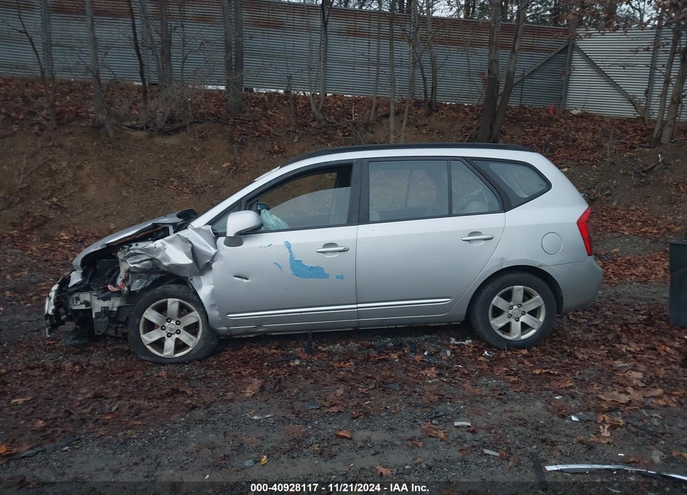 2008 KIA RONDO LX V6 VIN: KNAFG526687137495