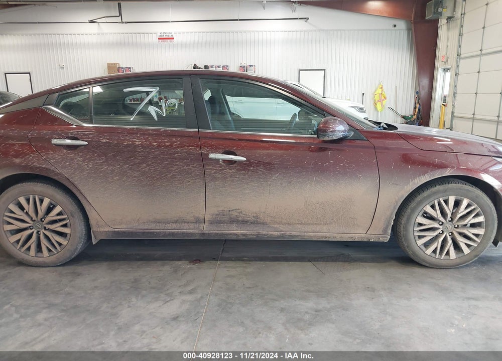 2023 NISSAN ALTIMA SV FWD VIN: 1N4BL4DV8PN322675