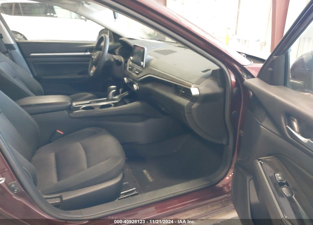 2023 NISSAN ALTIMA SV FWD VIN: 1N4BL4DV8PN322675