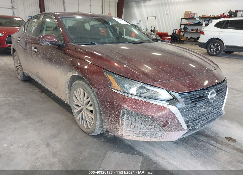 2023 NISSAN ALTIMA SV FWD VIN: 1N4BL4DV8PN322675