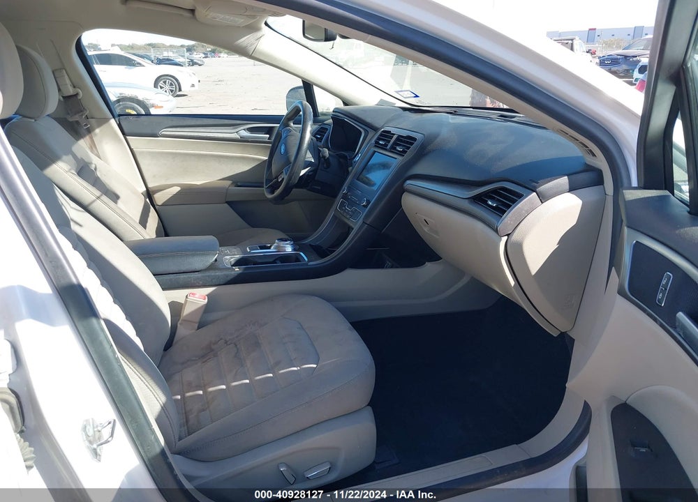2019 FORD FUSION VIN: 3FA6P0HD1KR215523