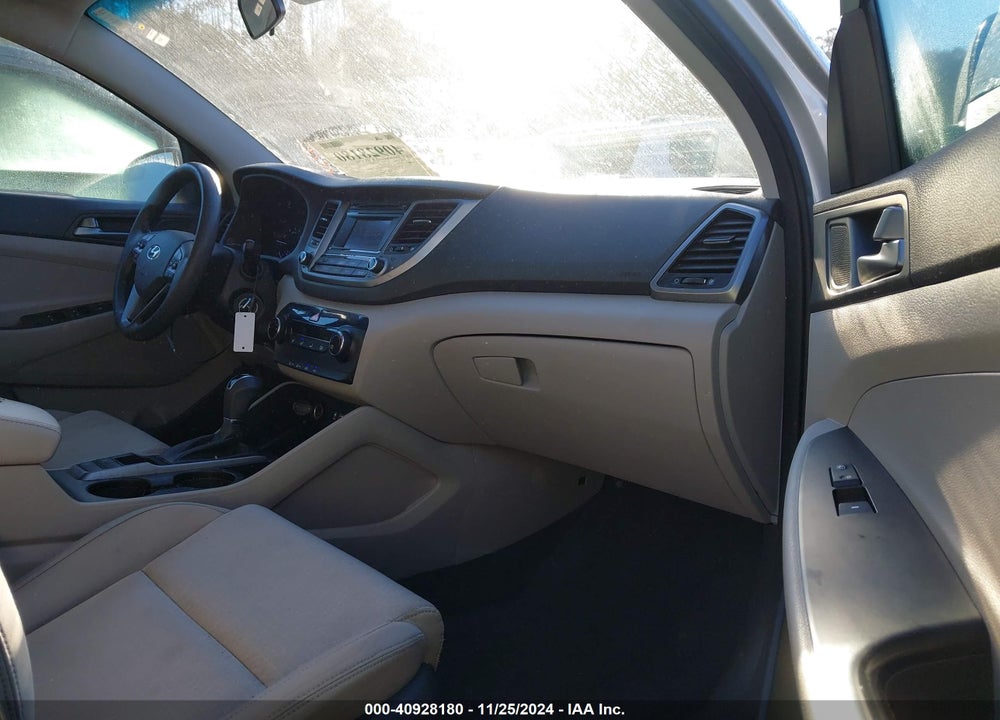 2016 HYUNDAI TUCSON SE VIN: KM8J23A45GU089421