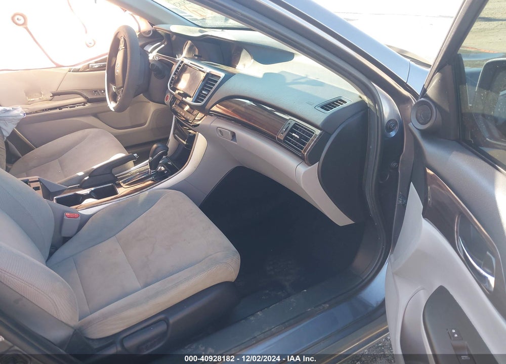 2017 HONDA ACCORD EX VIN: 1HGCR2F79HA303868