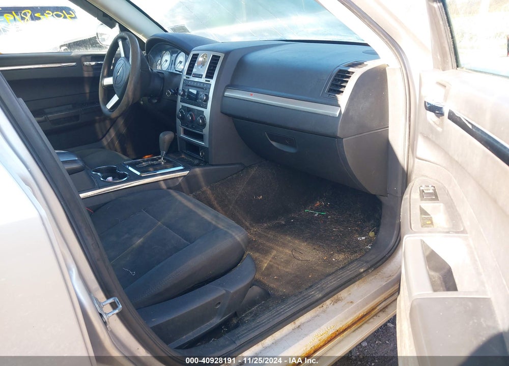 2008 CHRYSLER 300 TOURING VIN: 2C3KA53G08H273558