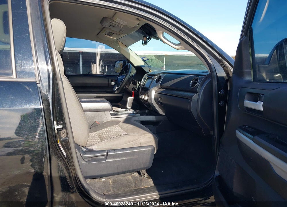 2018 TOYOTA TUNDRA SR5 4.6L V8 VIN: 5TFEM5F18JX131046