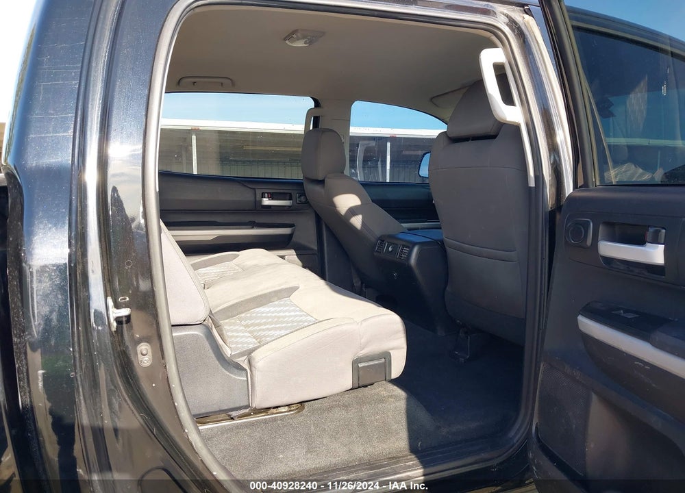 2018 TOYOTA TUNDRA SR5 4.6L V8 VIN: 5TFEM5F18JX131046