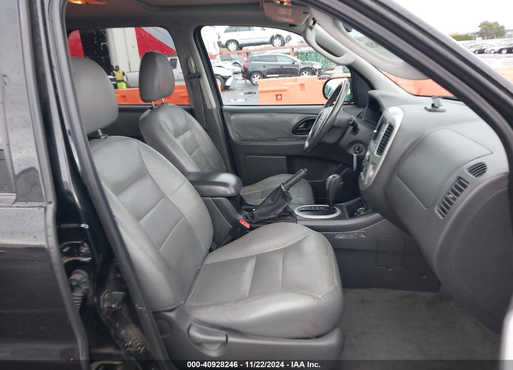 2005 FORD ESCAPE XLT VIN: 1FMCU93155KC21787