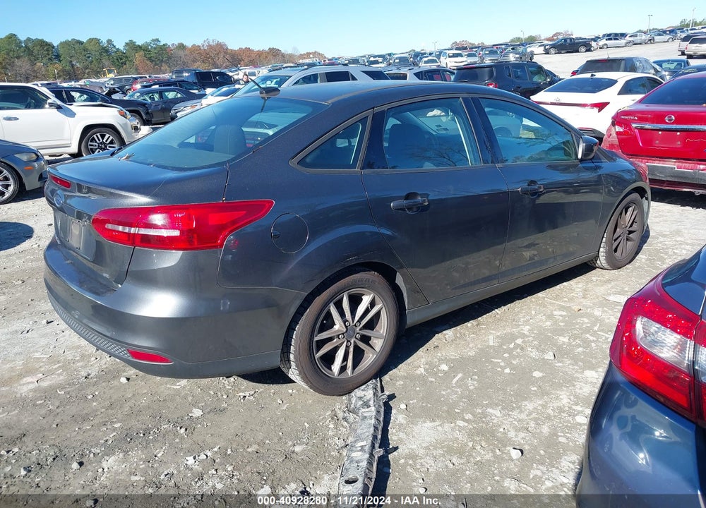 2018 FORD FOCUS SE VIN: 1FADP3F24JL207102