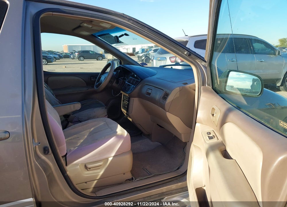 1998 TOYOTA SIENNA XLE VIN: 4T3ZF13C3WU011435