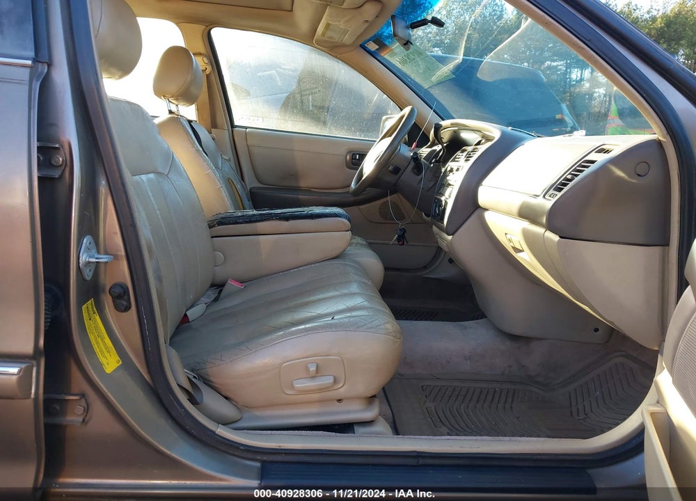 1999 TOYOTA AVALON XL VIN: 4T1BF18B1XU318999