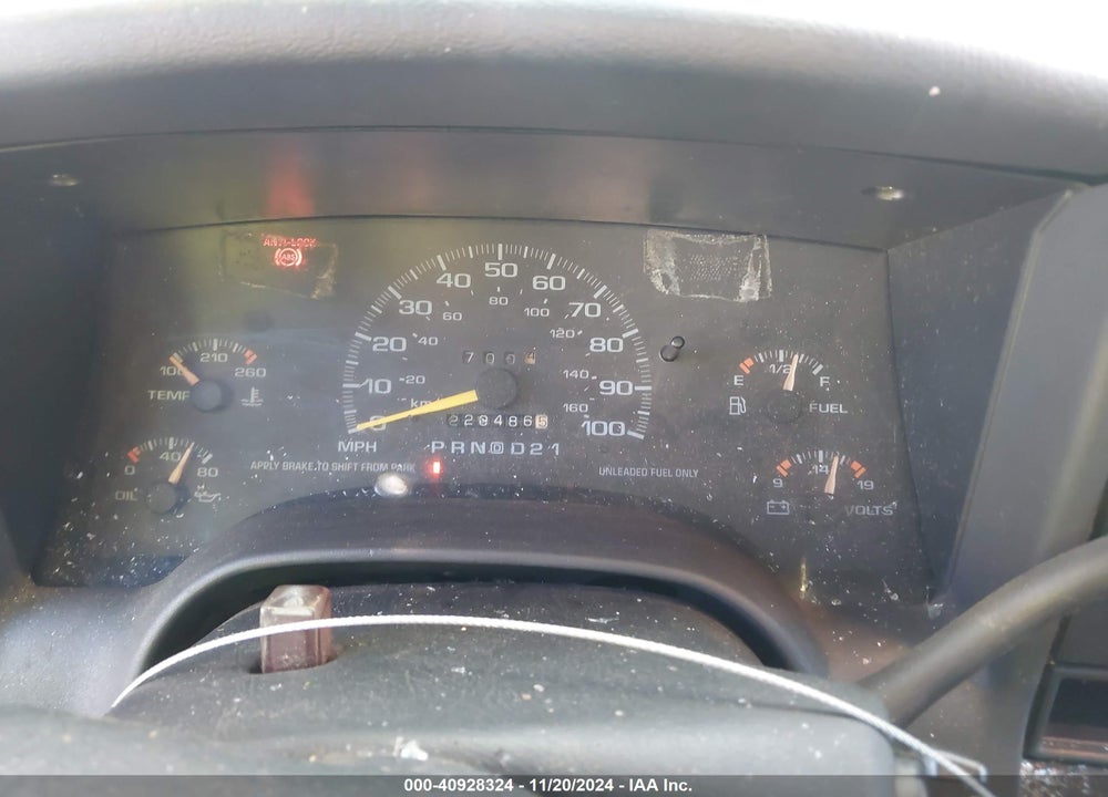 1997 CHEVROLET S-10 LS FLEETSIDE VIN: 1GCCS144XV8208079
