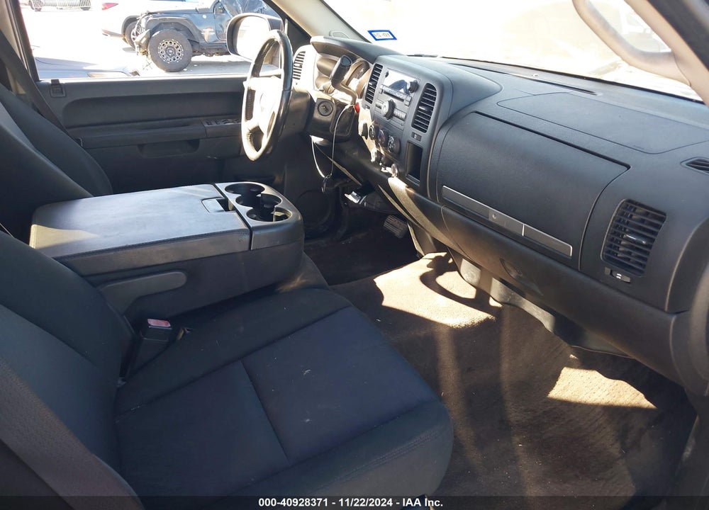 2010 CHEVROLET SILVERADO 1500 LT VIN: 3GCRKSE32AG192907