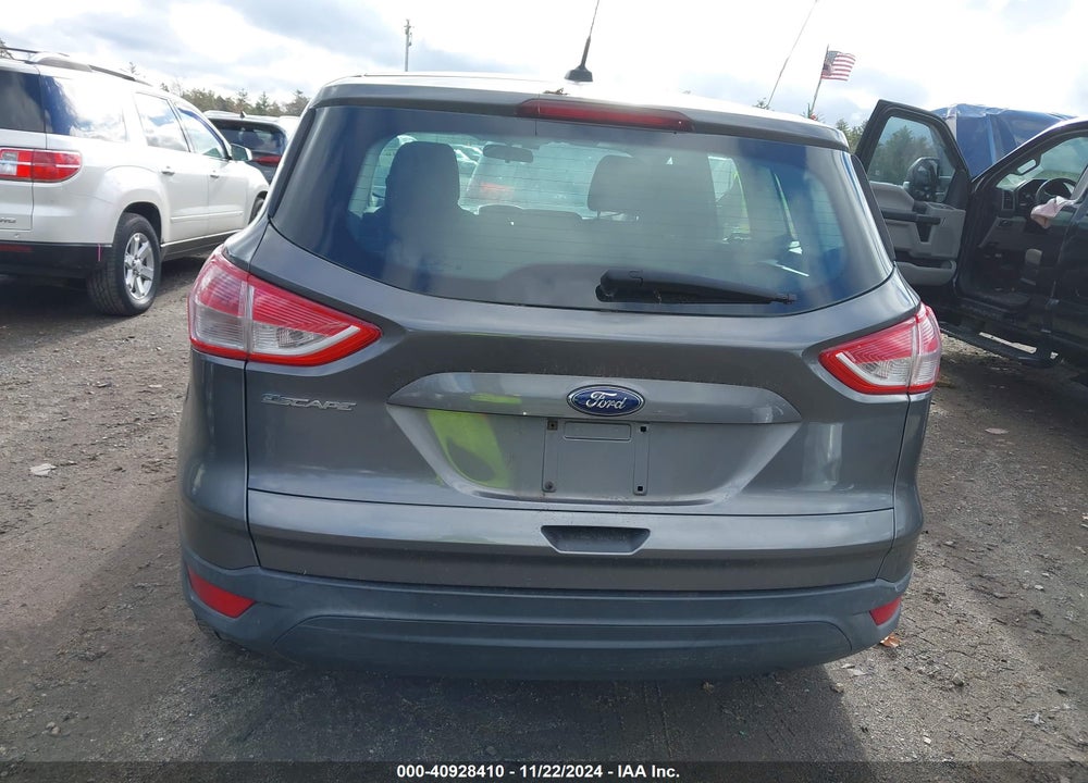 2013 FORD ESCAPE S VIN: 1FMCU0F73DUC40031