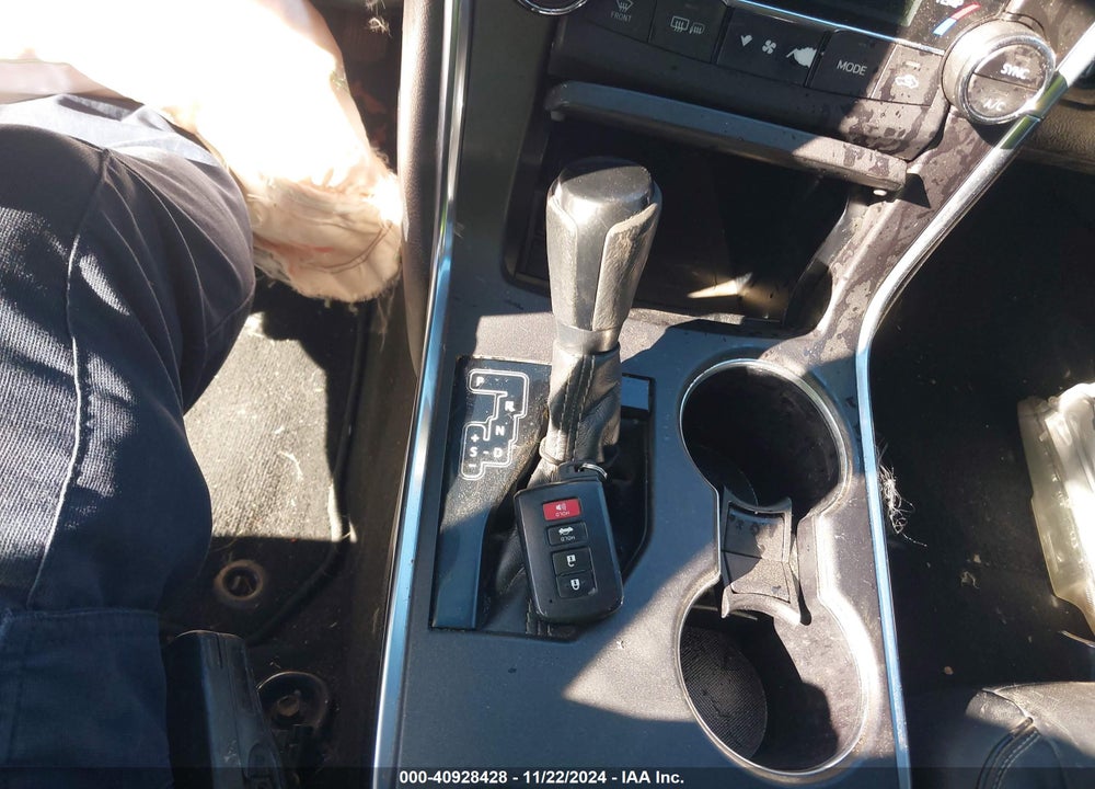 2015 TOYOTA CAMRY XLE VIN: 4T1BF1FK0FU481094