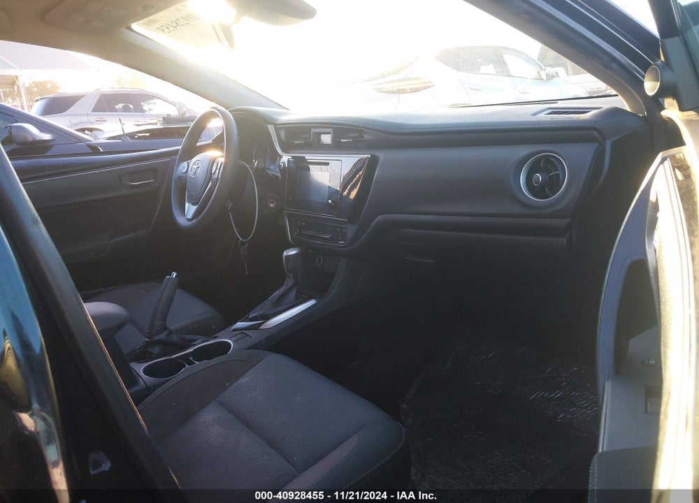 2018 TOYOTA COROLLA LE VIN: 2T1BURHE5JC072580