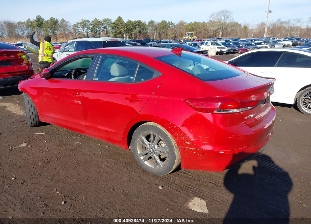 2018 HYUNDAI ELANTRA SEL VIN: 5NPD84LF4JH268040