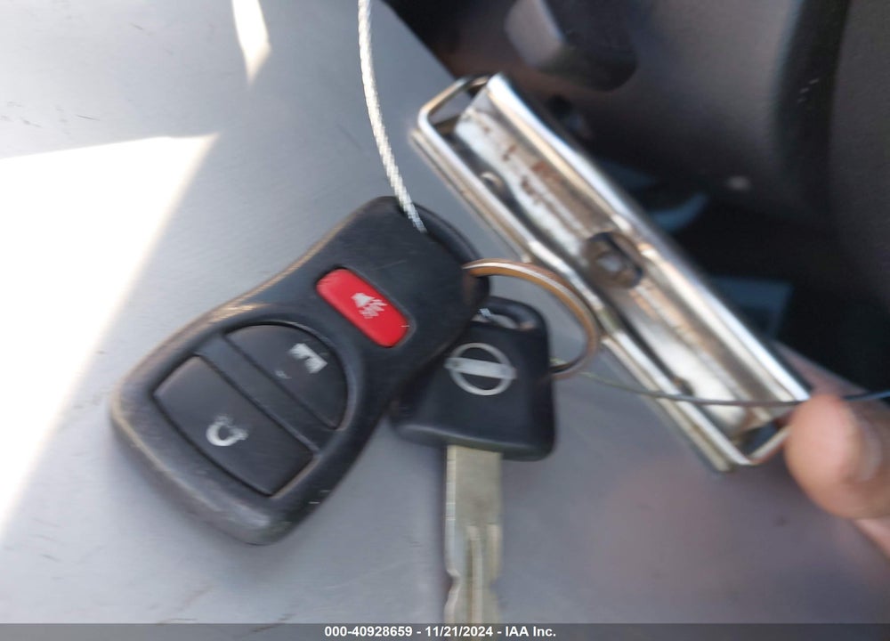2007 NISSAN VERSA 1.8S VIN: 3N1BC13E77L430220