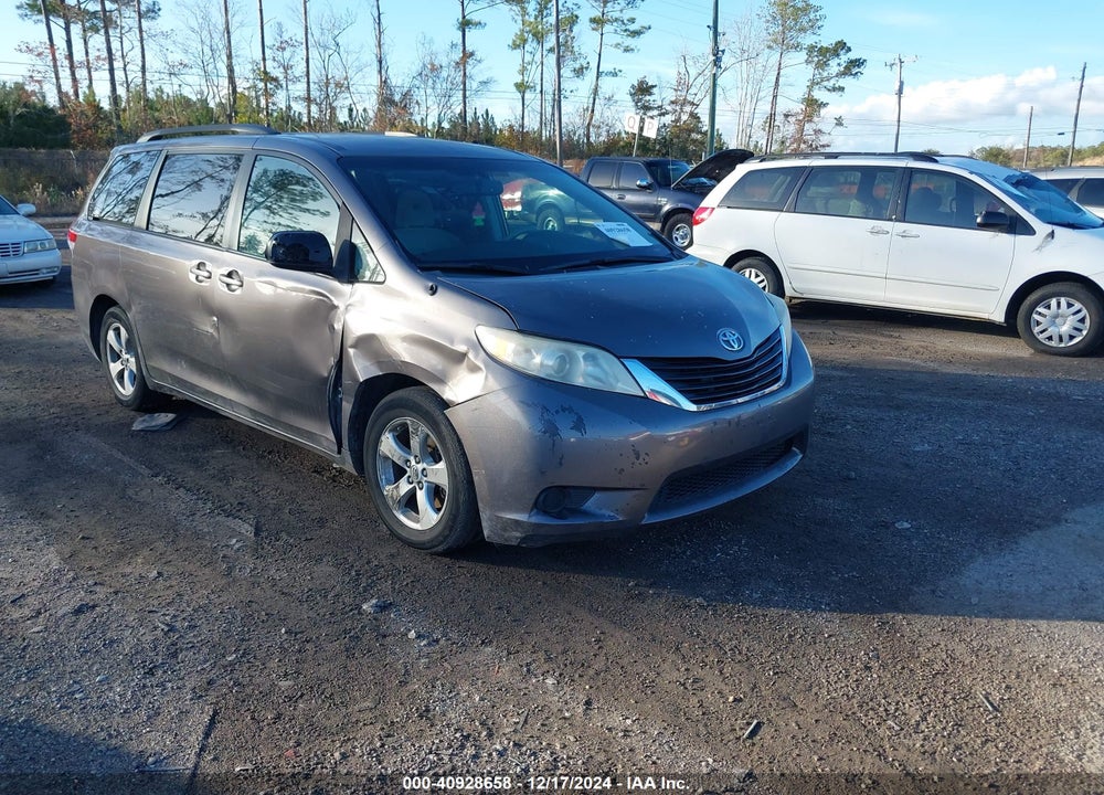 2014 TOYOTA SIENNA LE V6 8 PASSENGER VIN: 5TDKK3DC3ES454904