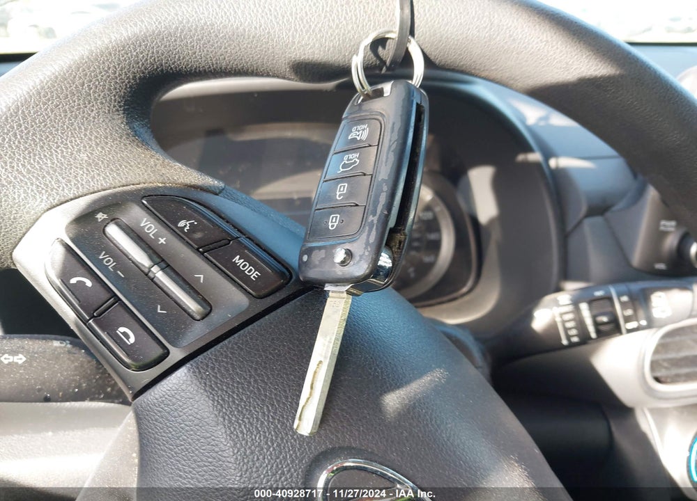 2019 HYUNDAI KONA SE VIN: KM8K1CAA9KU306331