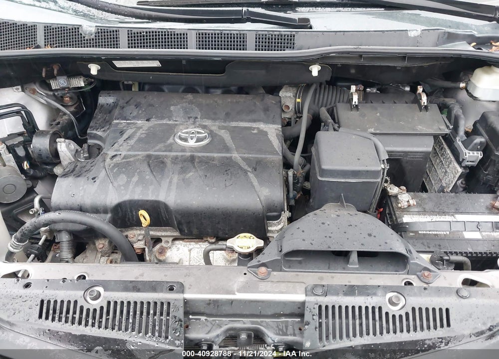 2011 TOYOTA SIENNA LE V6 VIN: 5TDKK3DC7BS054808