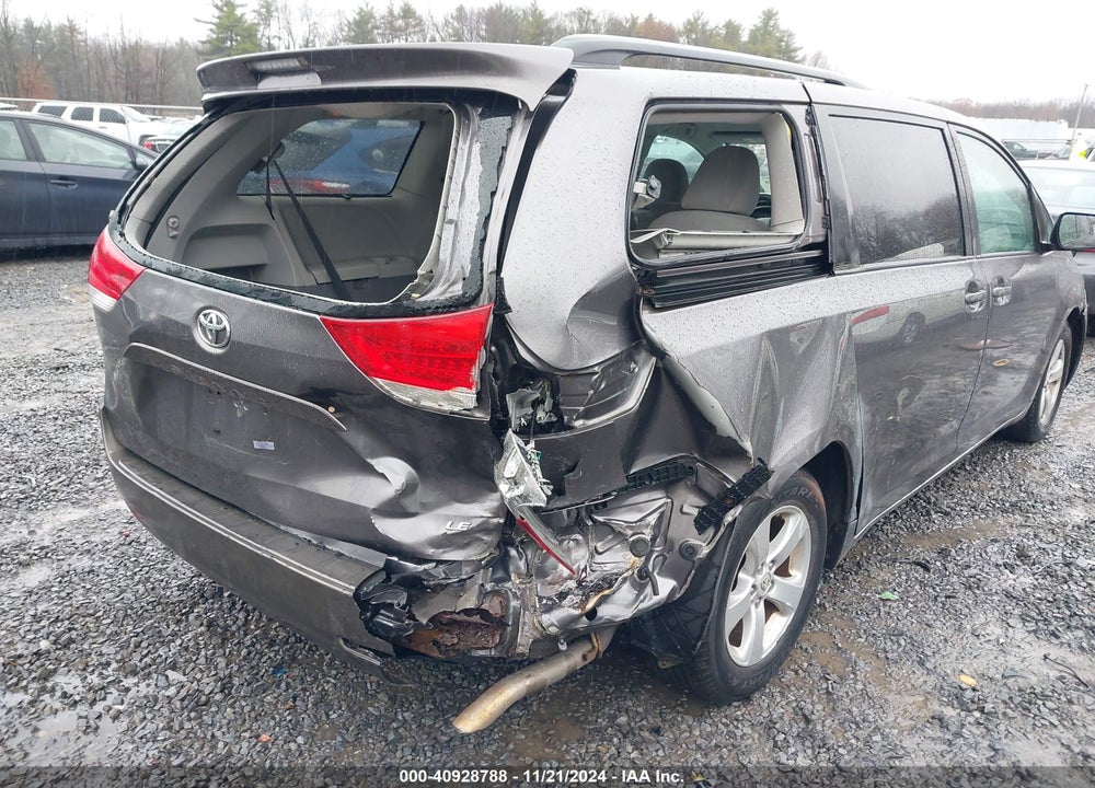 2011 TOYOTA SIENNA LE V6 VIN: 5TDKK3DC7BS054808