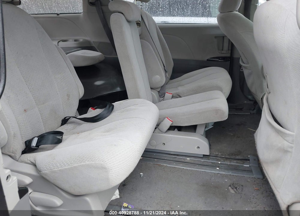 2011 TOYOTA SIENNA LE V6 VIN: 5TDKK3DC7BS054808