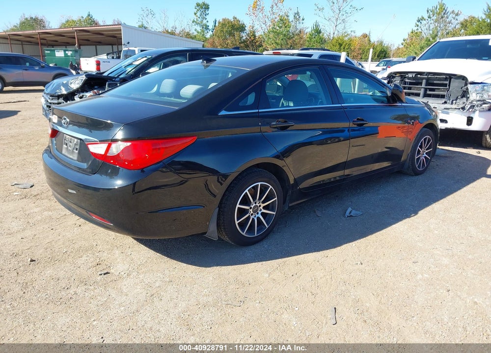 2013 HYUNDAI SONATA GLS VIN: 5NPEB4AC5DH672080