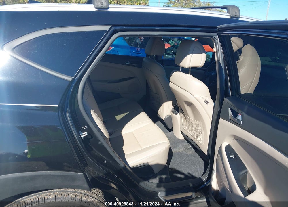 2017 HYUNDAI TUCSON LIMITED VIN: KM8J3CA25HU376318